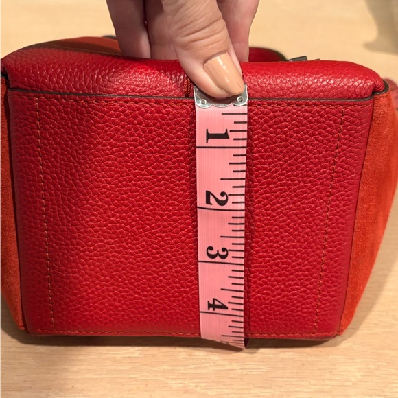 Tory Burch McGraw Mini Dragonfly Leather Tote in Tory Red. - Picture 8 of 9